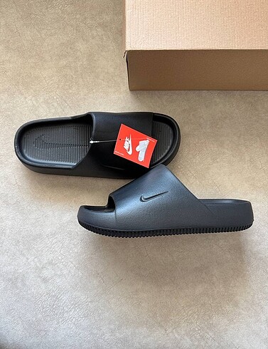 Nike Calm Slide
