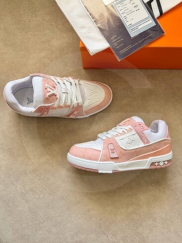 Louis Vuitton Sneaker