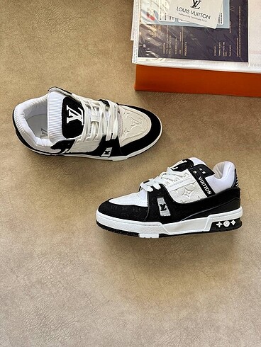 Louis Vuitton Sneaker