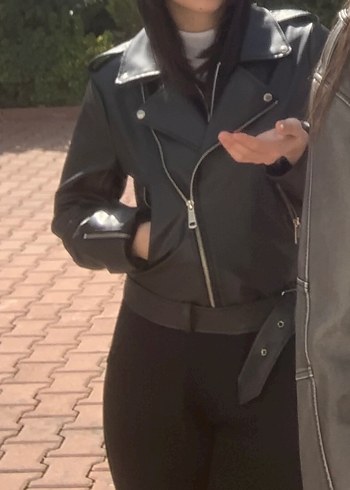 Kemer Detaylı Siyah Deri Kadın Ceket çok şık