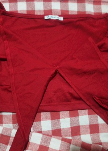 Koyu kırmızı bağlamalı bluz - Görsel 3