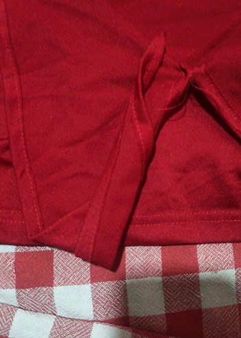 Koyu kırmızı bağlamalı bluz - Görsel 4