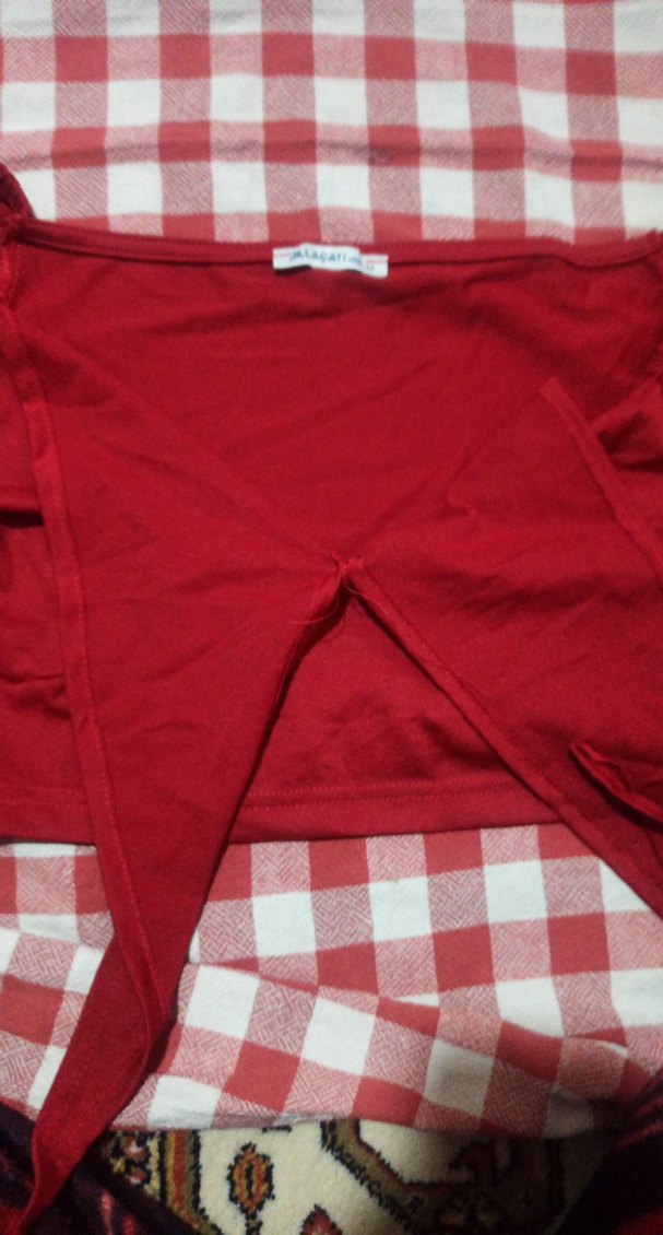 Koyu kırmızı bağlamalı bluz - Görsel 3