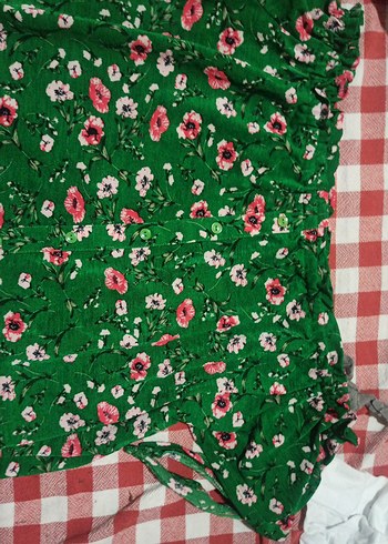 Çiçek Desenli Yeşil Bluz - Görsel 3