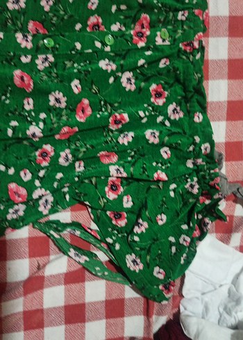 Çiçek Desenli Yeşil Bluz - Görsel 2