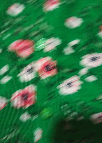 Çiçek Desenli Yeşil Bluz - Görsel 4