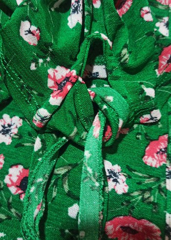 Çiçek Desenli Yeşil Bluz - Görsel 6