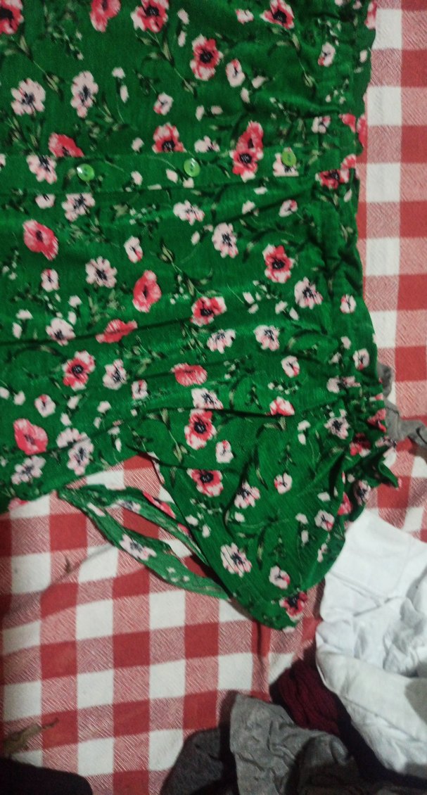 Çiçek Desenli Yeşil Bluz - Görsel 2