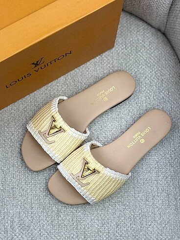 36 Beden çeşitli Renk Louis vuitton slipper