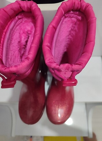 32 Beden 32 numara pembe çizme içi tüylü