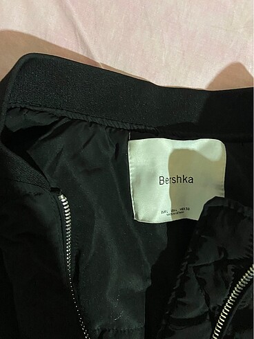 l Beden siyah Renk Bershka crop bomber ceket