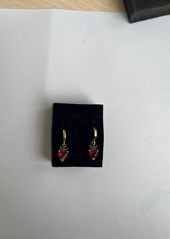 925 ayar gümüş kırmızı zikron taşlı rose gold kalp elma küpeler - Görsel 2