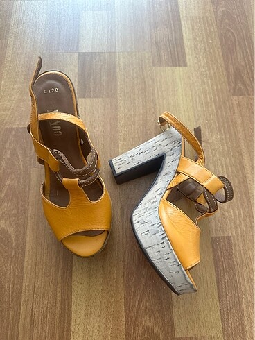 Gerçek deri topuklu yazlık ayakkabı - Görsel 2