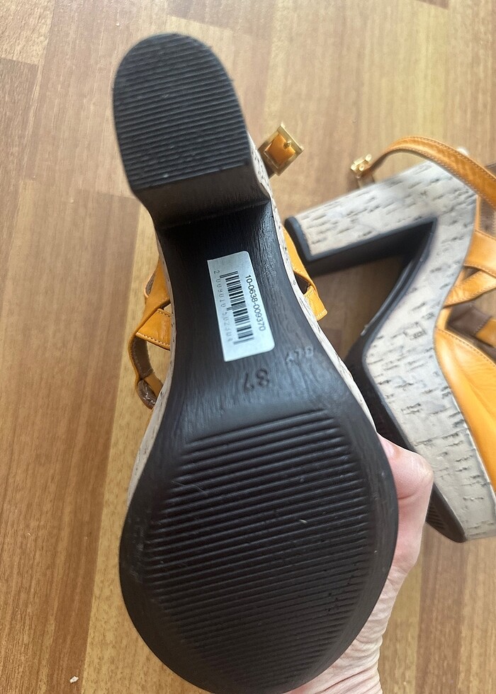 Gerçek deri topuklu yazlık ayakkabı - Görsel 3