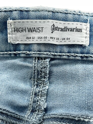 32 Beden mavi Renk Stradivarius Jean / Kot %70 İndirimli.