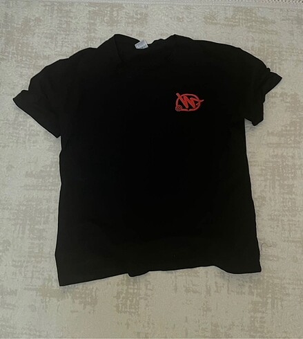 l Beden Minus two tshirt