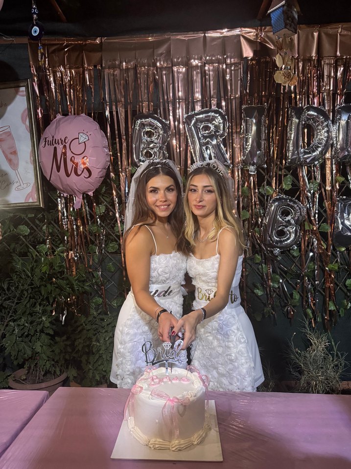 Dantel Detaylı Straplez Beyaz Midi Elbise - Görsel 4