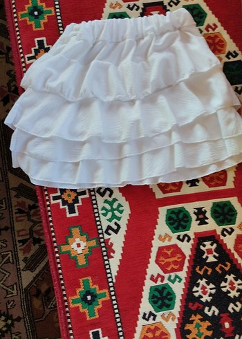 Beyaz Fırfırlı Mini Etek