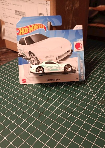 Beyaz Hot Wheels Mazda RX-7