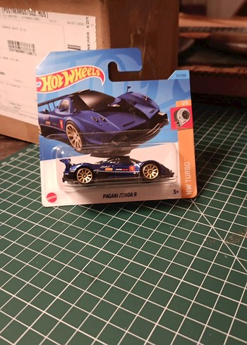 Hot Wheels mavi pagani zonda r