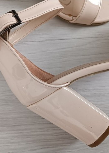 Kalın Bantlı Kadın Topuklu Ayakkabı - Görsel 2