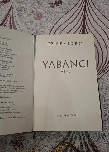 Beden Renk Öznur Yıldırım'dan Yabancı Roman Seti