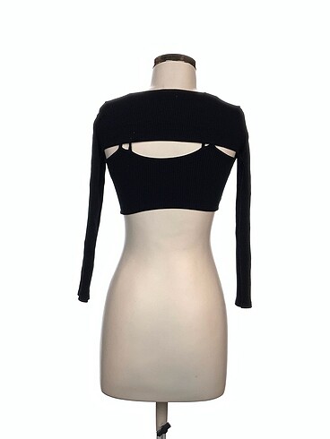 m Beden Pull and Bear Bluz %70 İndirimli.