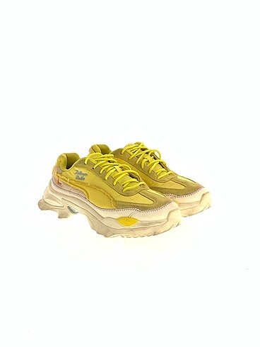 Puma Puma Spor Ayakkabı %70 İndirimli.