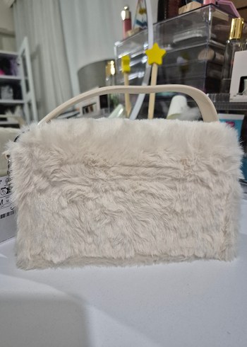 Beyaz Peluş Detaylı Kadın Çanta - Görsel 2