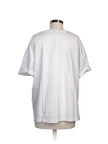 universal Beden Penti T-shirt %70 İndirimli.