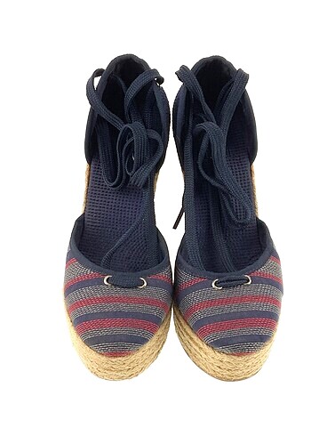37 Beden Vintage Love Dolgu Topuk %70 İndirimli.