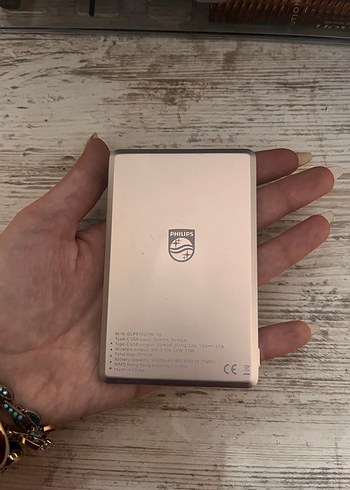 Beyaz Philips Kablosuz Power Bank - Görsel 2
