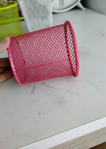 Beden Pembe Renkli Metal Kalemlik Sepet