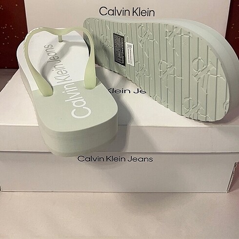 40 Beden beyaz Renk Calvin Klein Plaj Terliği