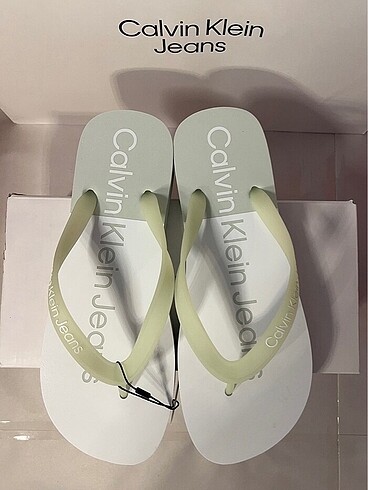 40 Beden Calvin Klein Plaj Terliği