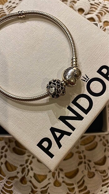 Pandora PANDORA BİLEKLİK CHARM HEDİYELİ