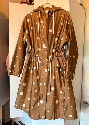 Kadın Kahverengi Puantiyeli Uzun Yağmurluk - Görsel 2