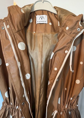 Kadın Kahverengi Puantiyeli Uzun Yağmurluk - Görsel 4