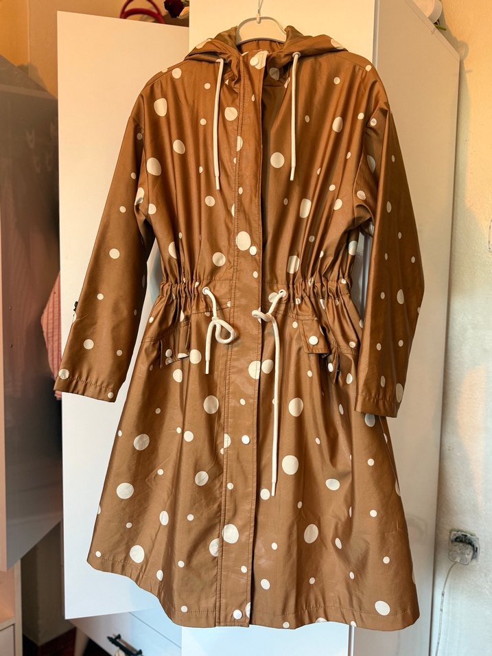 Kadın Kahverengi Puantiyeli Uzun Yağmurluk - Görsel 2