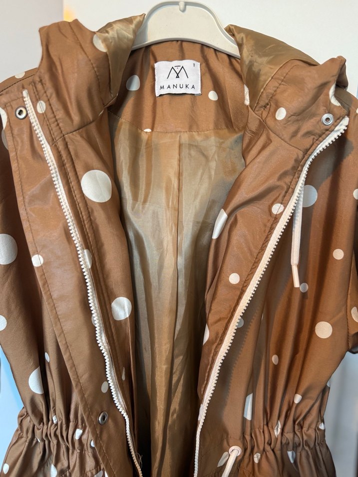 Kadın Kahverengi Puantiyeli Uzun Yağmurluk - Görsel 4