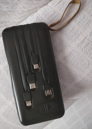 Çoklu Bağlantı Noktalı Siyah Power Bank