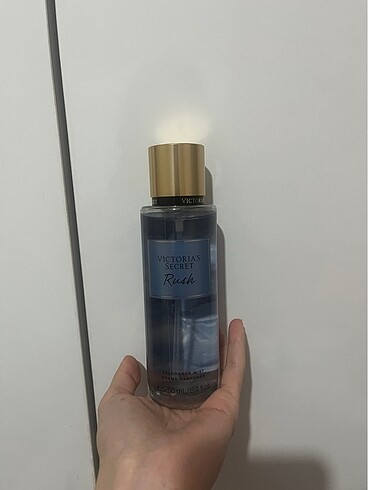 Beden Victoria secret rush vücut spreyi
