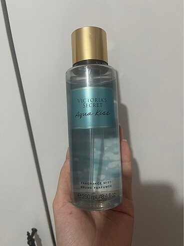Beden Victoria secret aqua kiss vücut spreyi