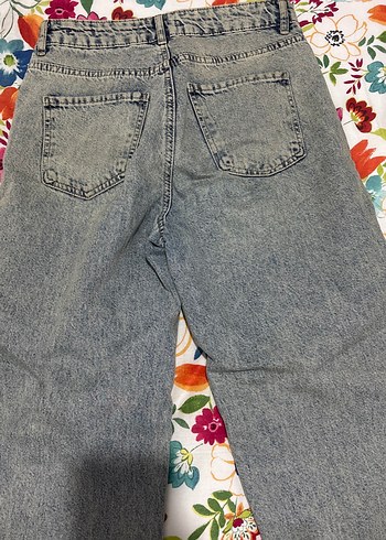 26 Beden Gri Kadın Bol Kesim Yırtık Denim Pantolon