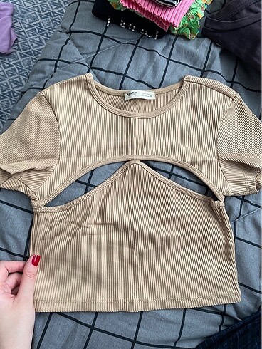 dekolteli crop