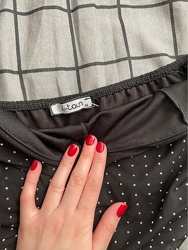m Beden tasli crop