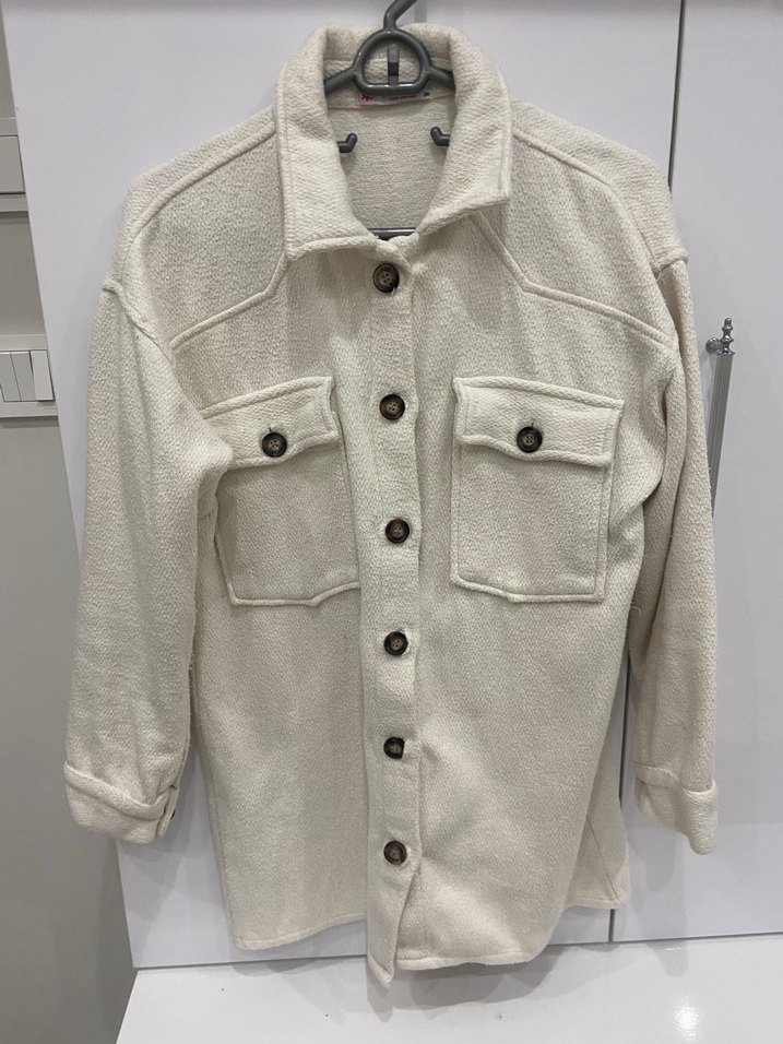 Düğmeli Beyaz Kadın Midi Ceket gömlek - Görsel 3