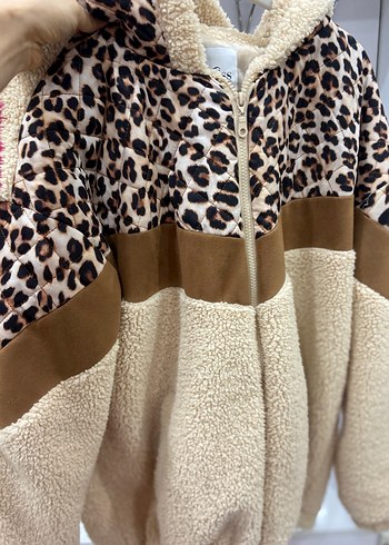 Leopar Desenli Kürk Detaylı Kısa Kadın Mont - Görsel 3