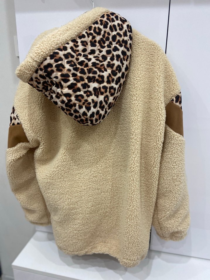 Leopar Desenli Kürk Detaylı Kısa Kadın Mont - Görsel 4