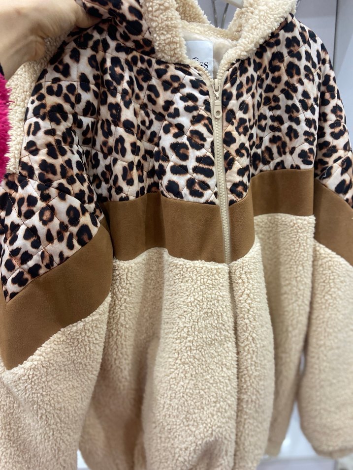 Leopar Desenli Kürk Detaylı Kısa Kadın Mont - Görsel 3
